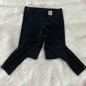 American Eagle Outfitters gray leggings with zip detail at ankle